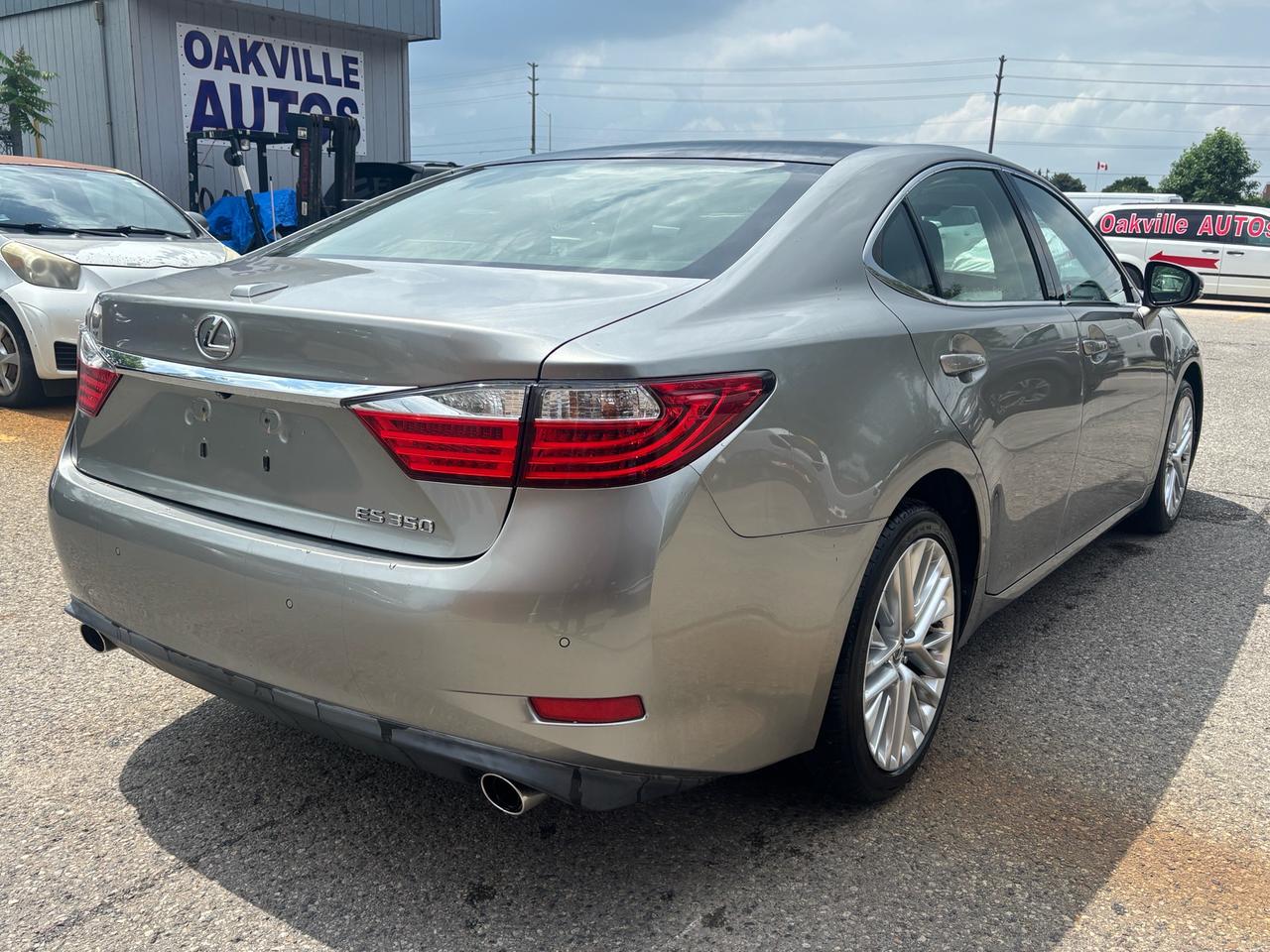 2015 Lexus ES 350 4dr Sdn Photo