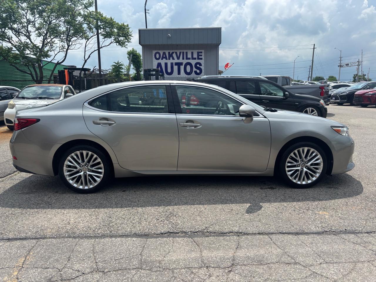 2015 Lexus ES 350 4dr Sdn Photo