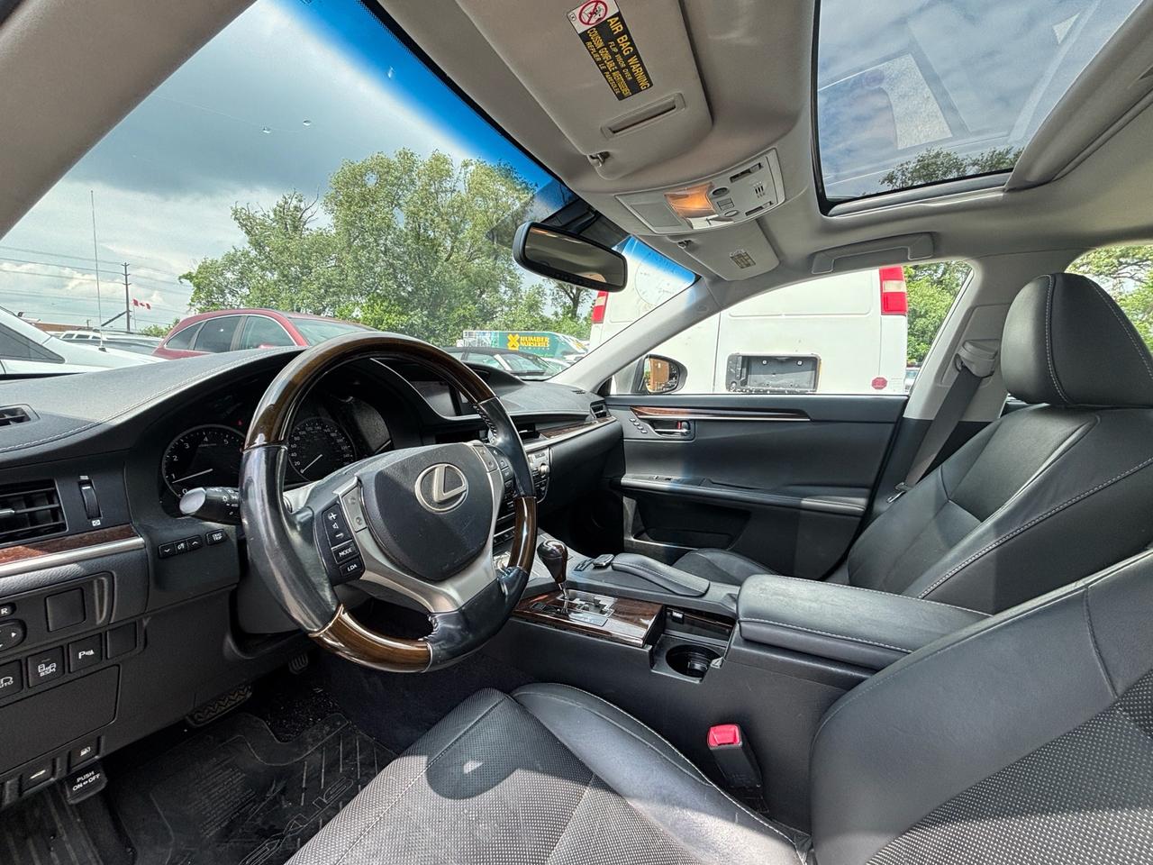 2015 Lexus ES 350 4dr Sdn Photo