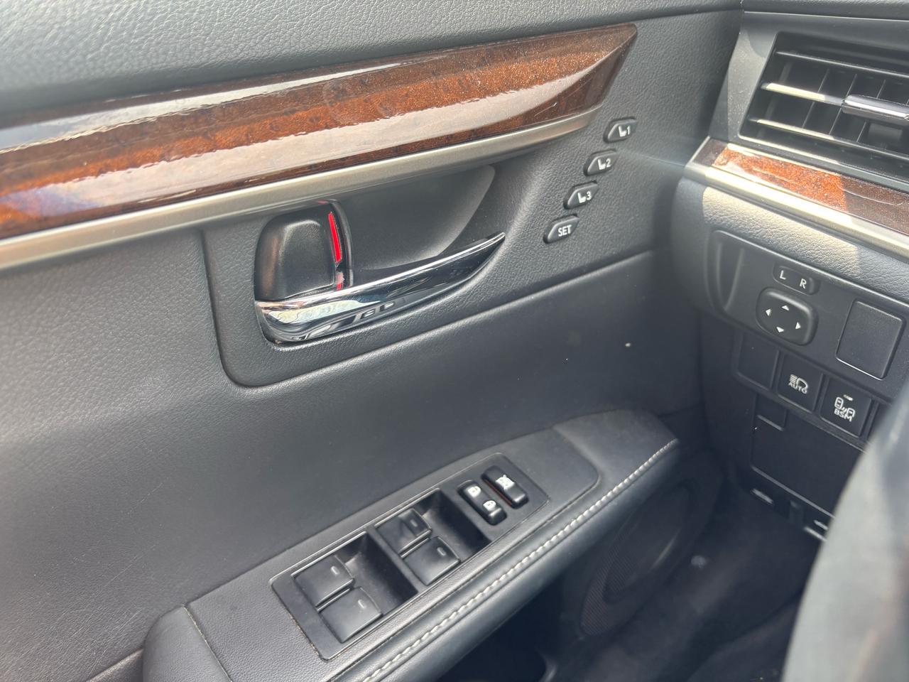 2015 Lexus ES 350 4dr Sdn Photo