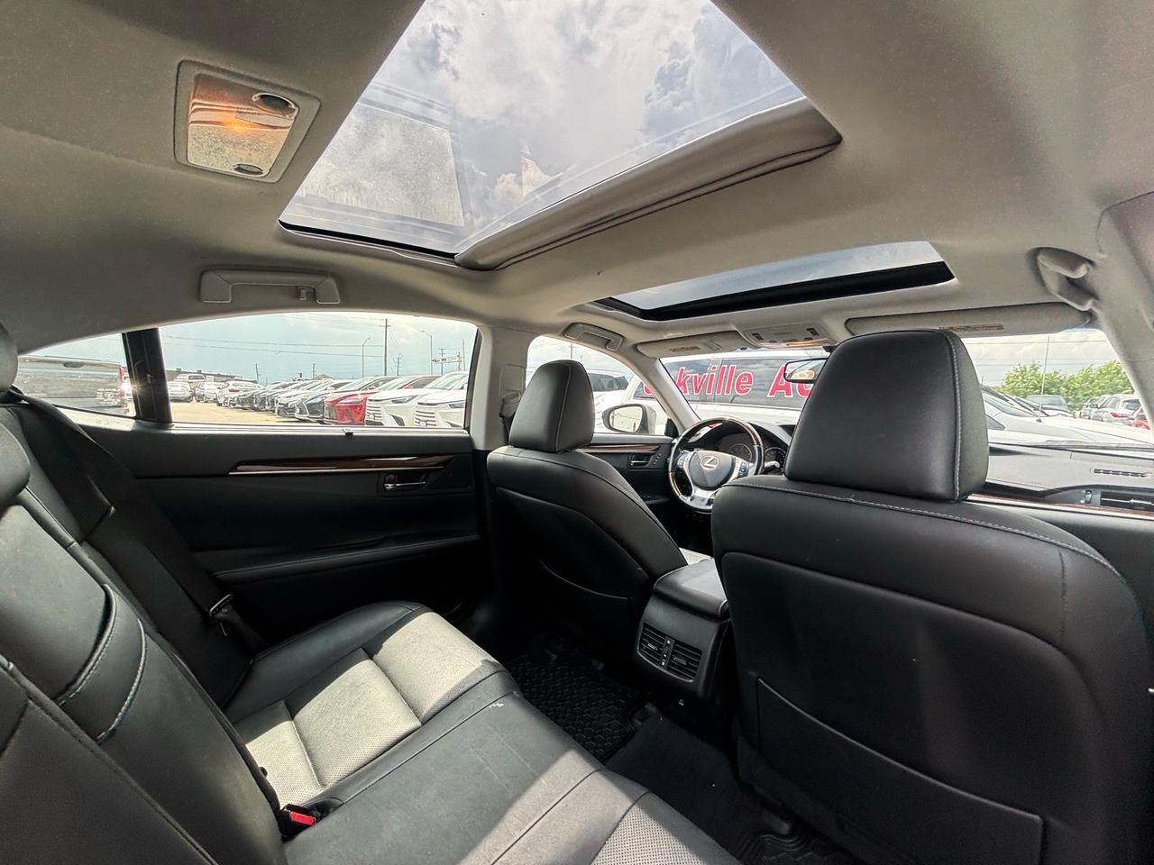 2015 Lexus ES 350 4dr Sdn Photo