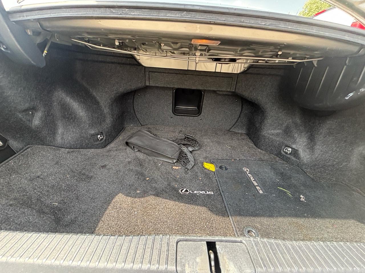 2015 Lexus ES 350 4dr Sdn Photo