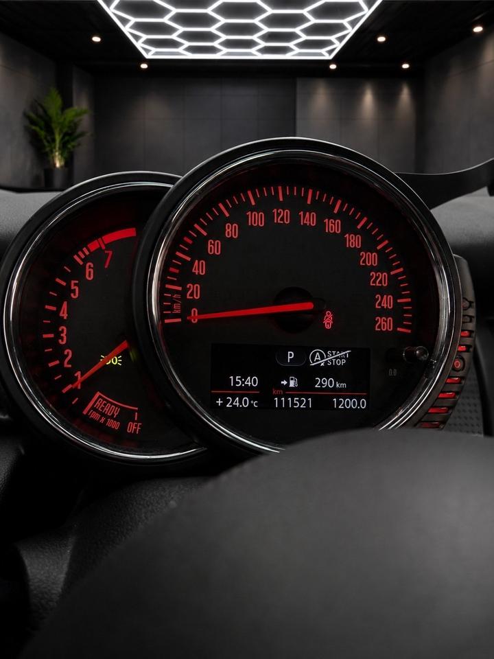 2015 MINI Cooper 5 Door 5dr Hardtop Photo
