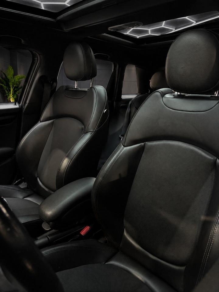 2015 MINI Cooper 5 Door 5dr Hardtop Photo
