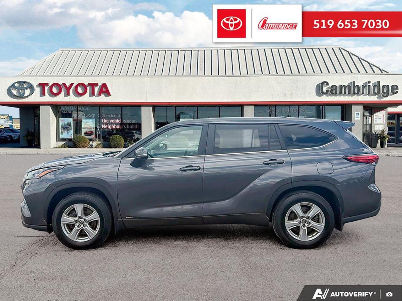 2023 Toyota Highlander HYBRID LE Photo2
