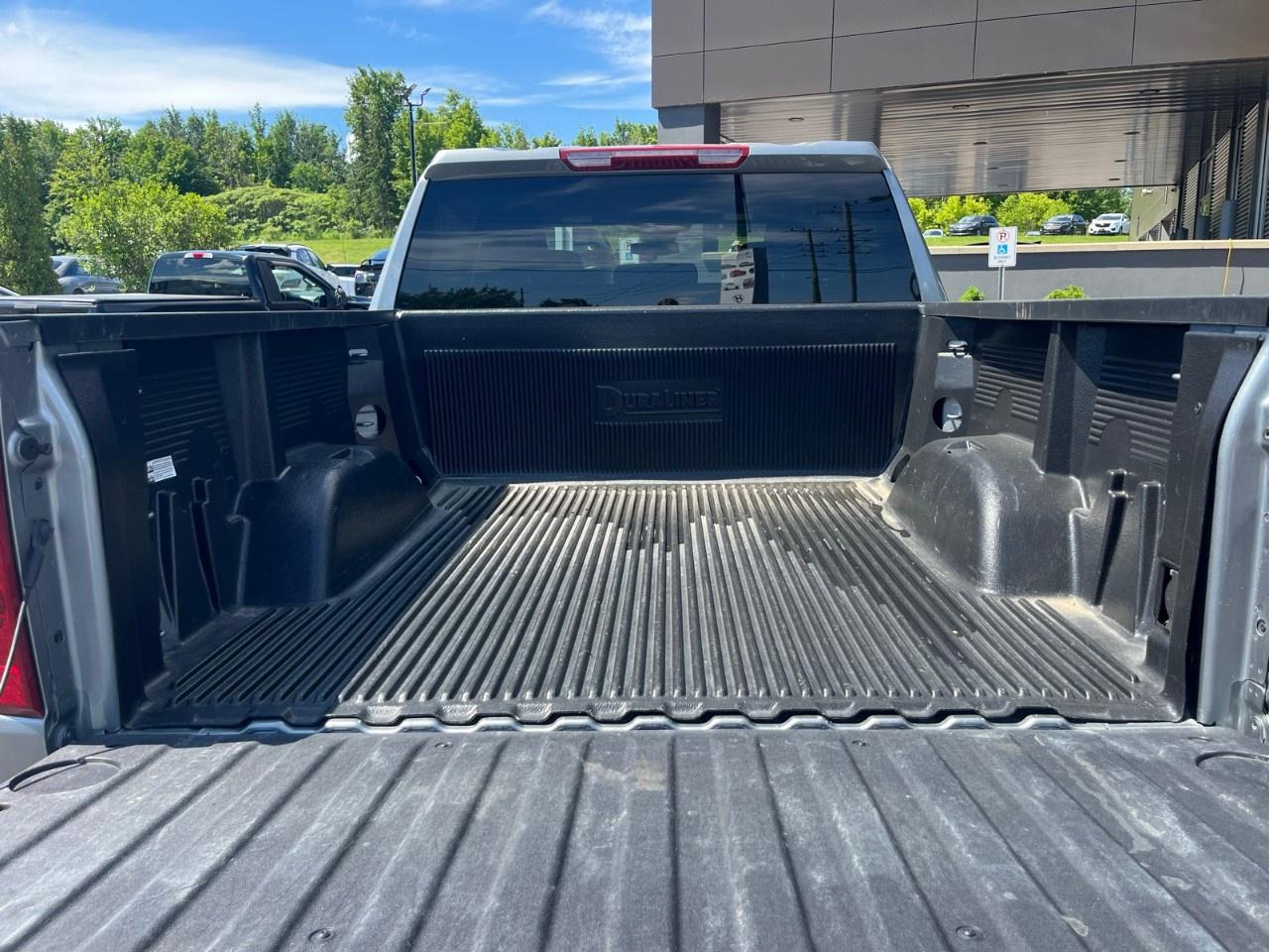 2025 Chevrolet Silverado 1500 Crew Cab Short Box 4-Wheel Drive LT Photo4