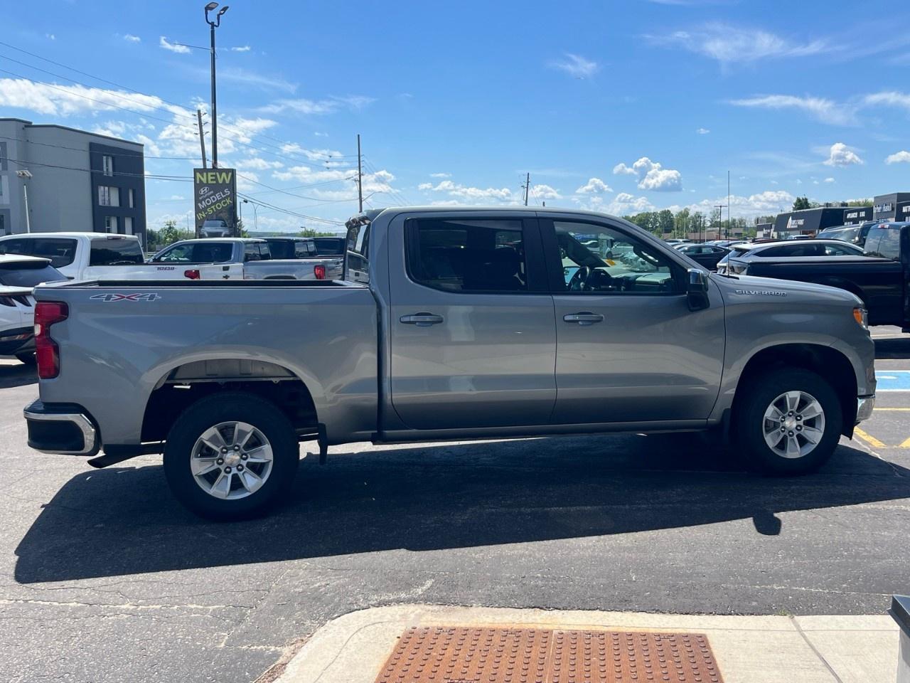 2025 Chevrolet Silverado 1500 Crew Cab Short Box 4-Wheel Drive LT Photo