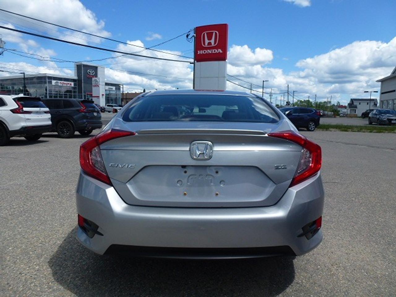 2018 Honda Civic SE Photo4