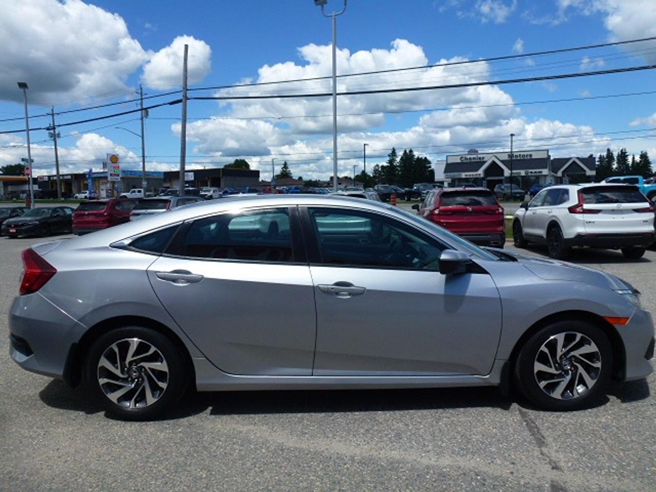 2018 Honda Civic SE Photo