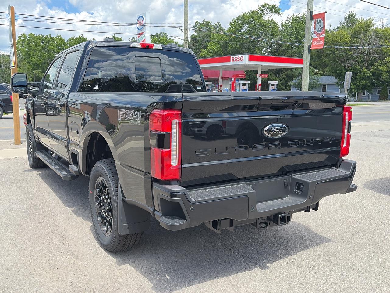 2026 Ford F-250 Super Duty SRW LARIAT 4WD Crew Cab 6.75' Box 608A Photo2