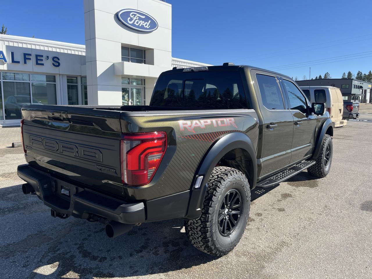 2026 Ford F-150 Raptor 4WD SuperCrew 5.5' Box Photo4