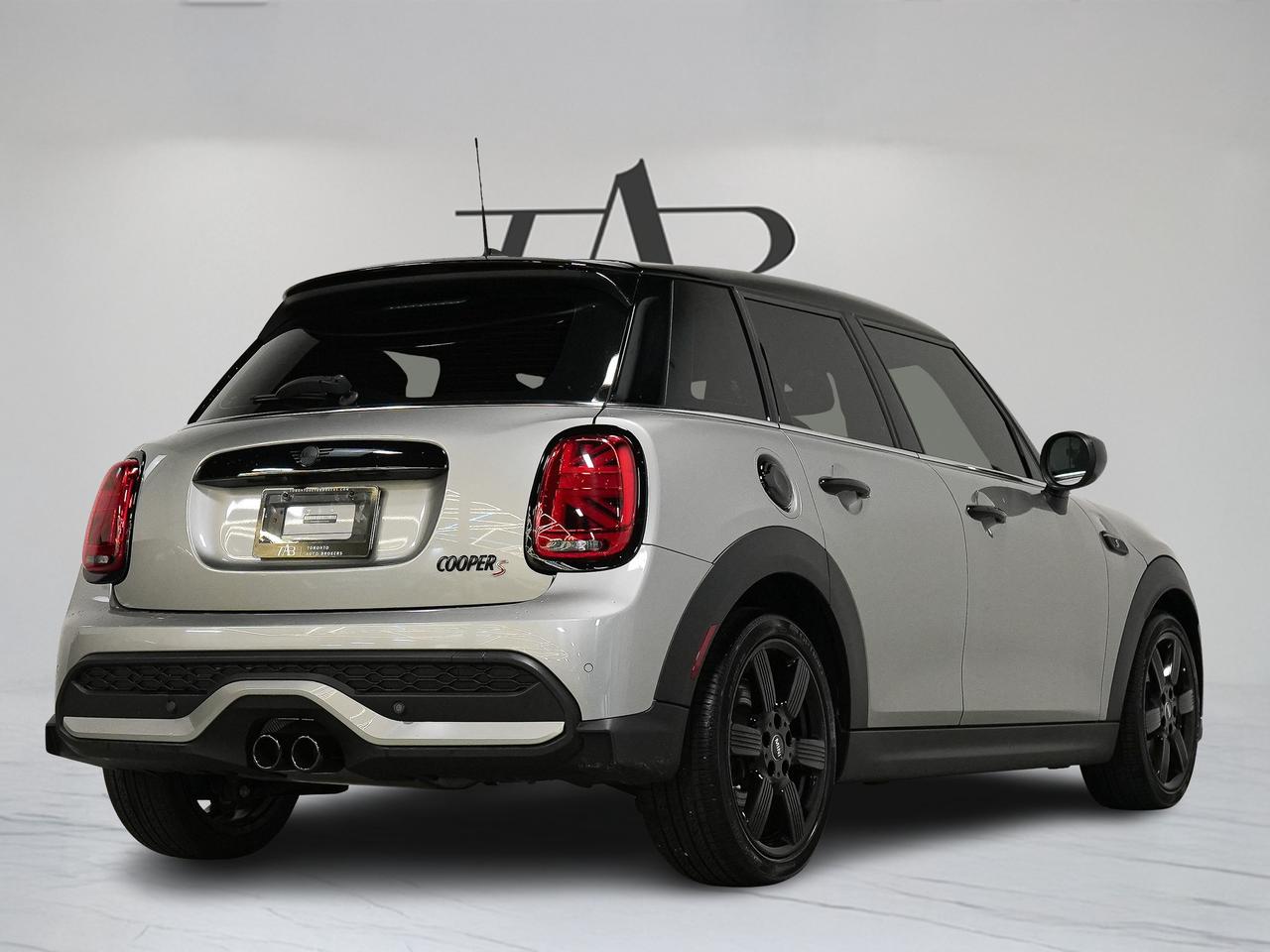 2023 MINI 5 Door COOPER S | PANO Photo3