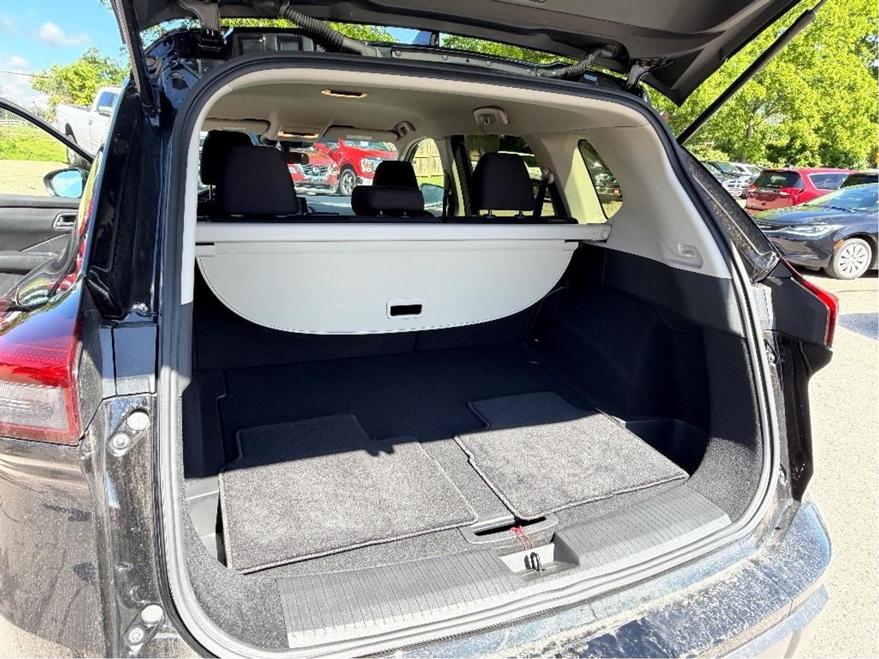 2024 Nissan Rogue S, CLEAN CARFAX, BALANCE OF FACTORY WARRANTY! - Photo #12