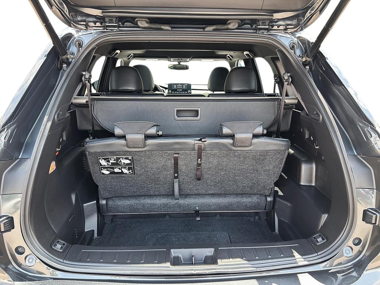 2025 Mitsubishi Outlander Phev GT Photo4