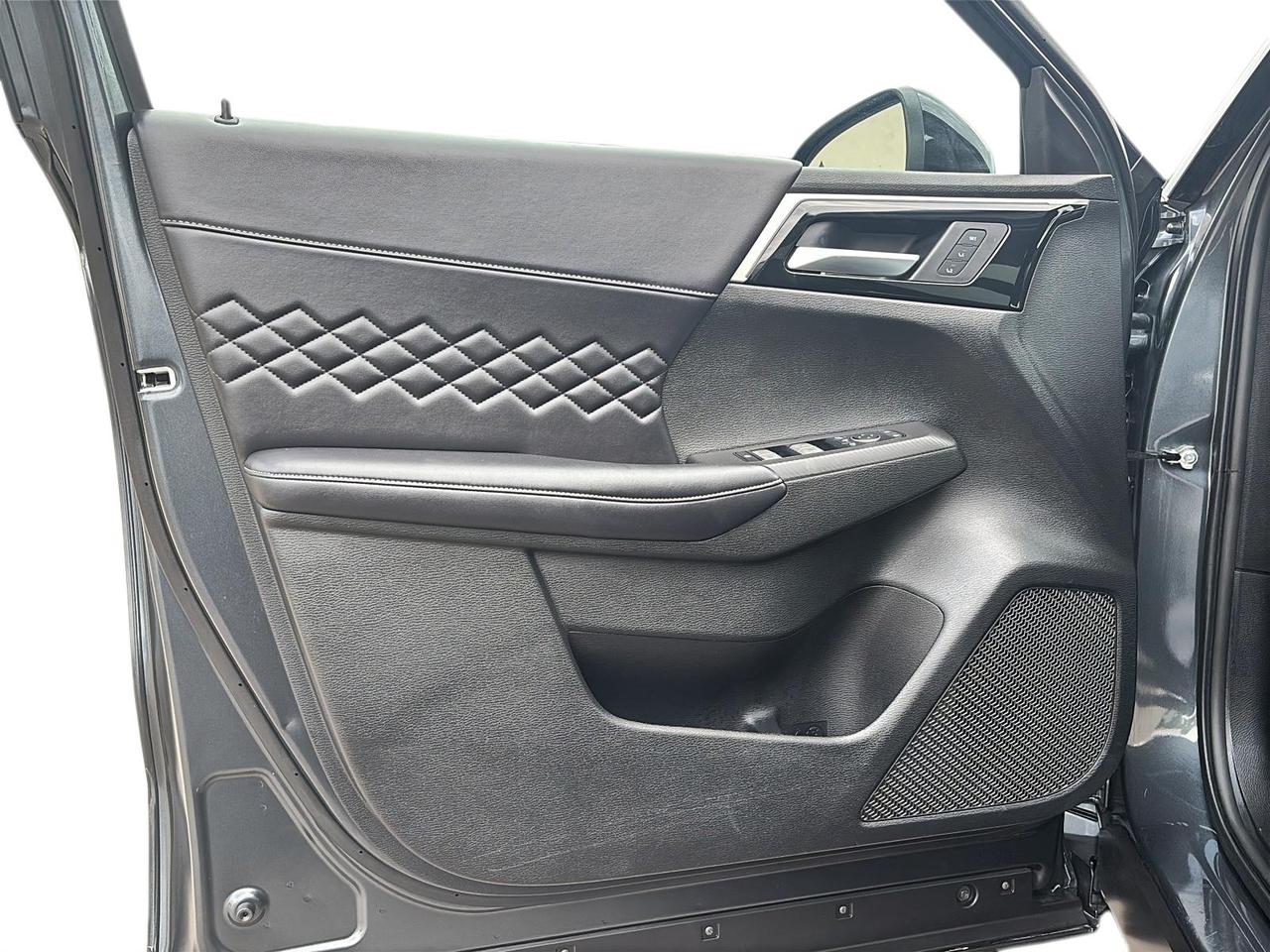 2025 Mitsubishi Outlander Phev GT Photo