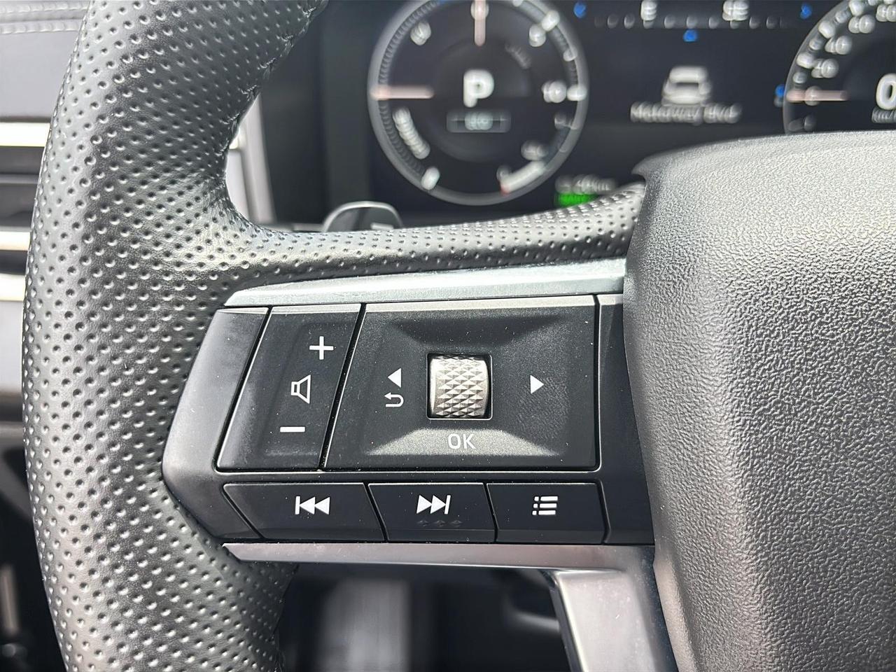 2025 Mitsubishi Outlander Phev GT Photo