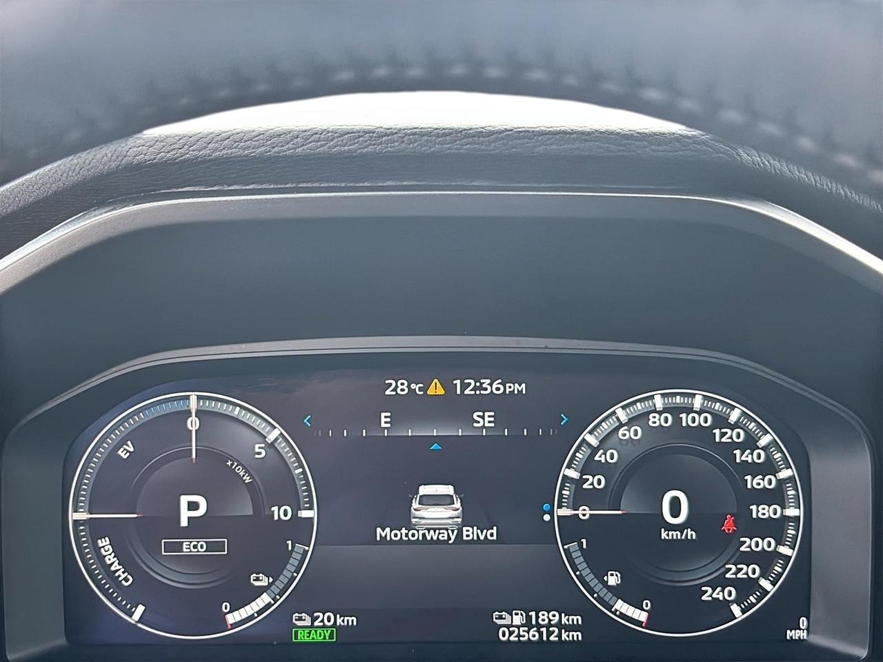 2025 Mitsubishi Outlander Phev GT Photo