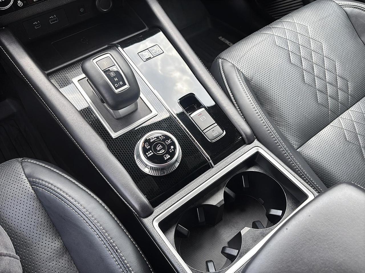 2025 Mitsubishi Outlander Phev GT Photo