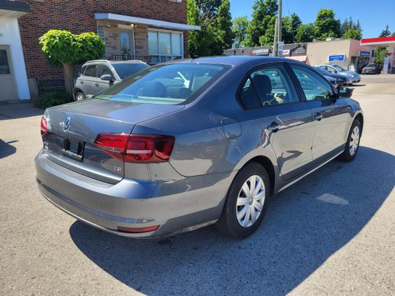 2017 Volkswagen Jetta Trendline Photo