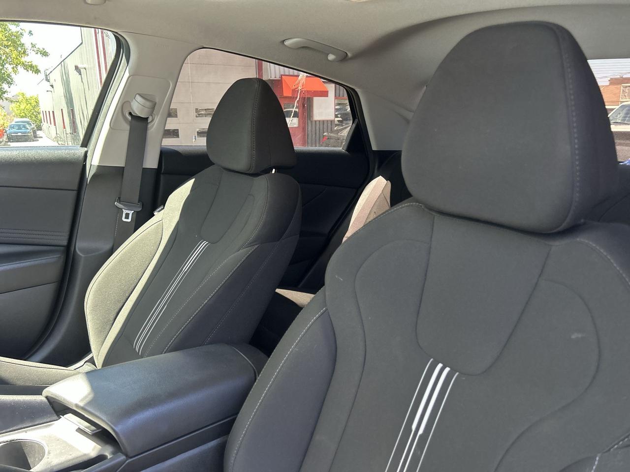2023 Hyundai Elantra Preferred IVT w-Tech Pkg Photo