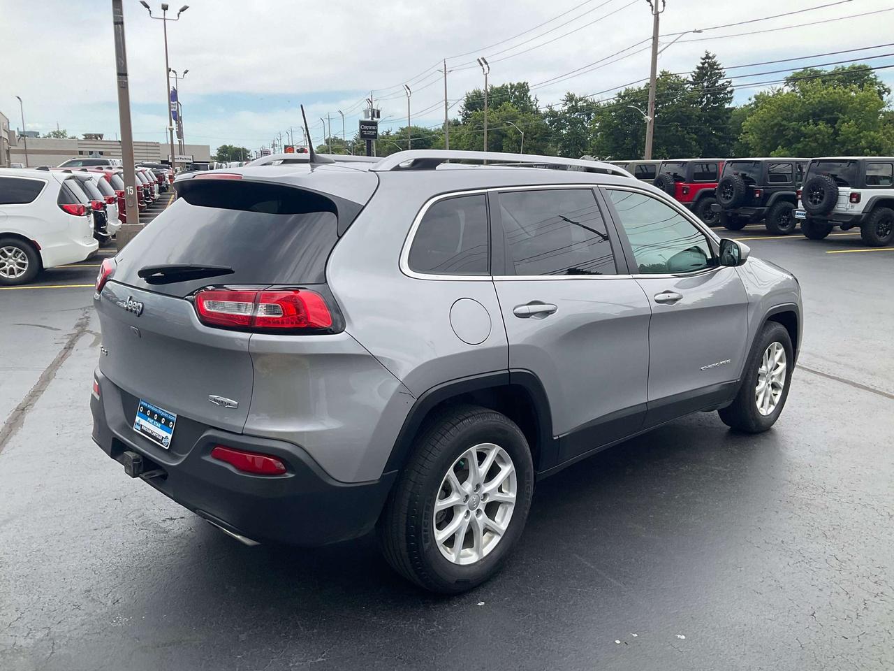 2016 Jeep Cherokee  Photo4