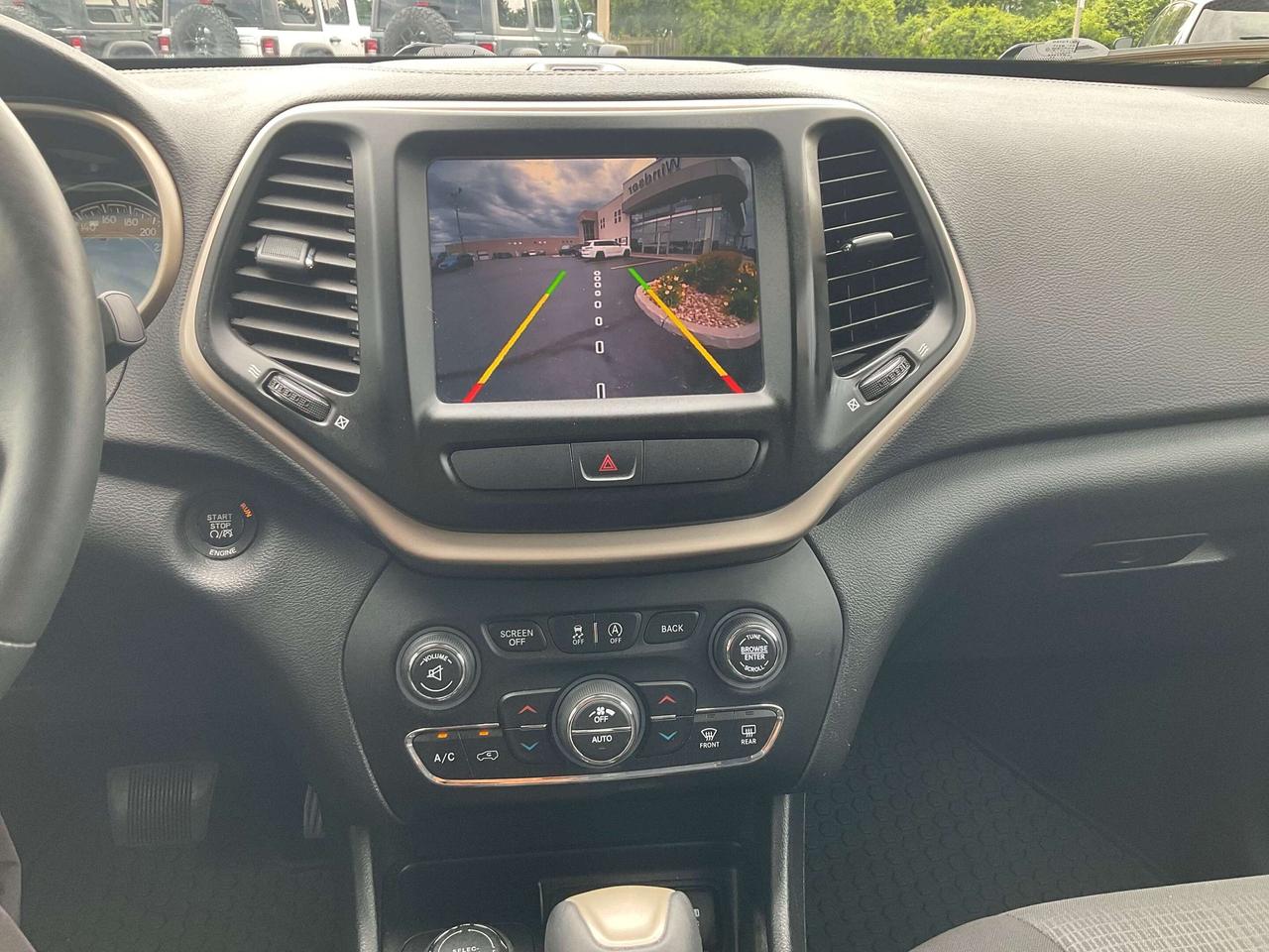 2016 Jeep Cherokee  Photo