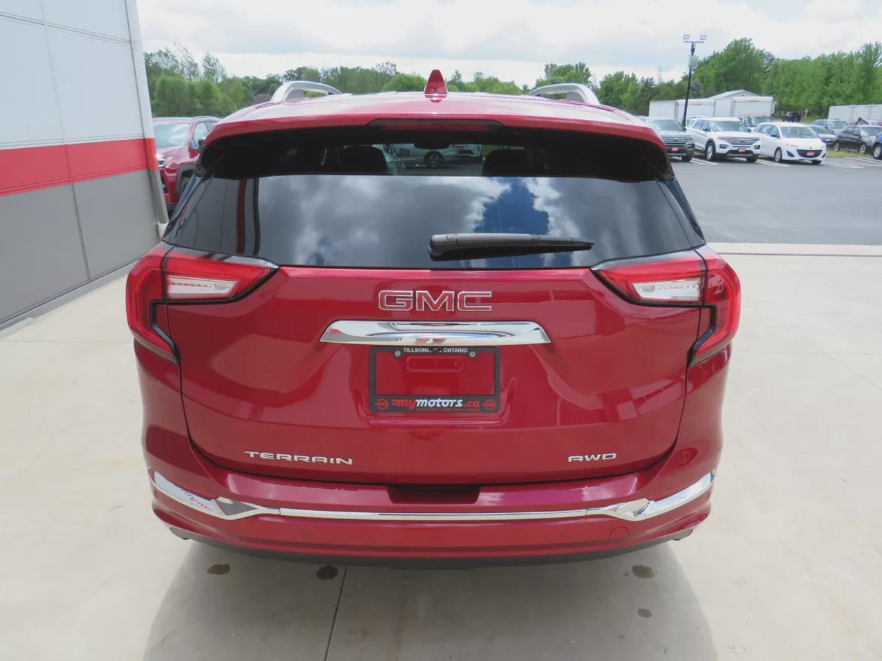2024 GMC Terrain Denali Photo