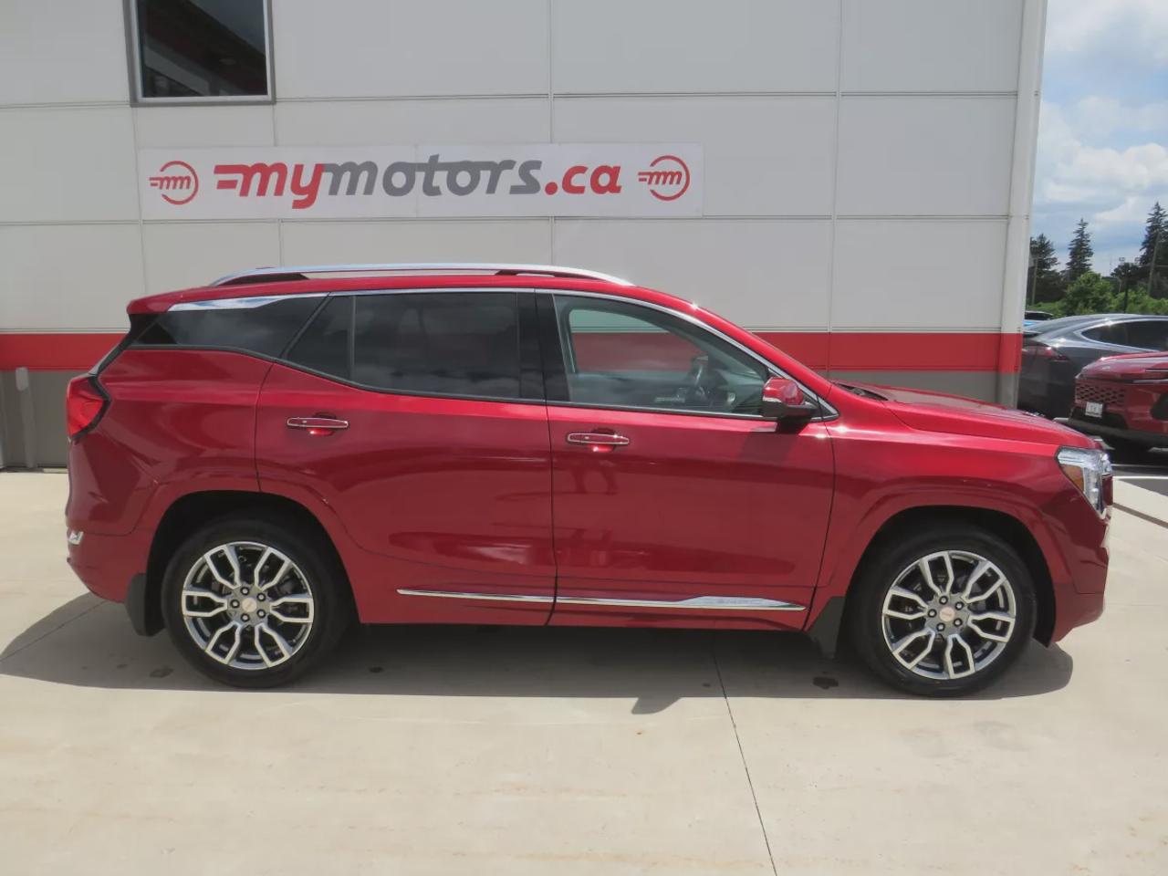 2024 GMC Terrain Denali Photo
