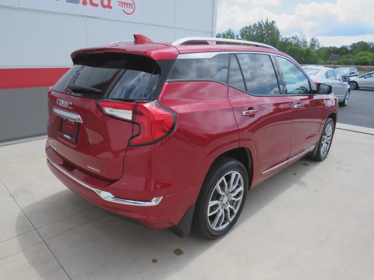 2024 GMC Terrain Denali Photo