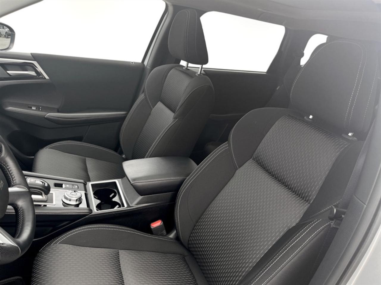 2025 Mitsubishi Outlander Plug-In Hybrid SE  *CLEAN CARFAX* Photo