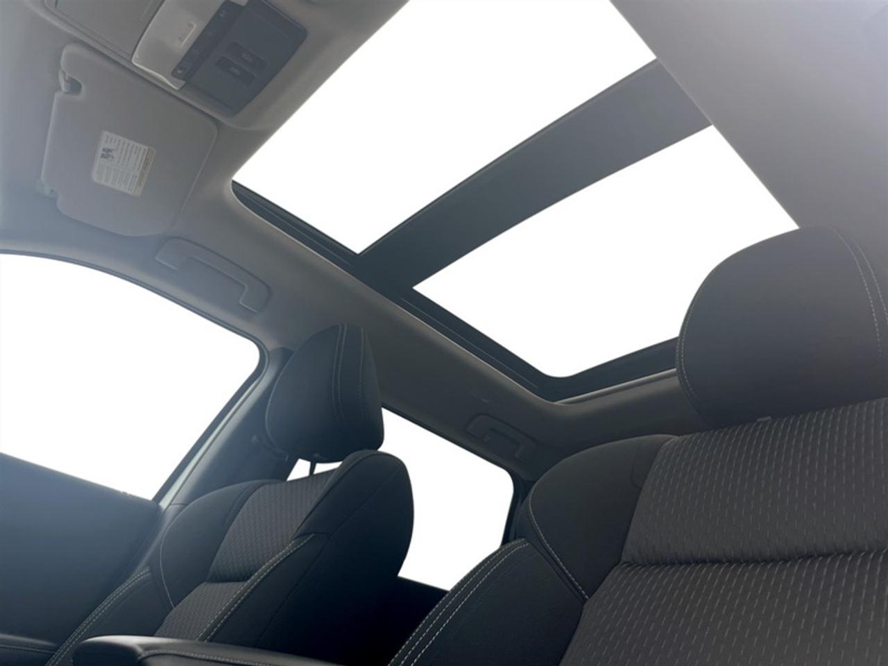 2025 Mitsubishi Outlander Plug-In Hybrid SE  *CLEAN CARFAX* Photo