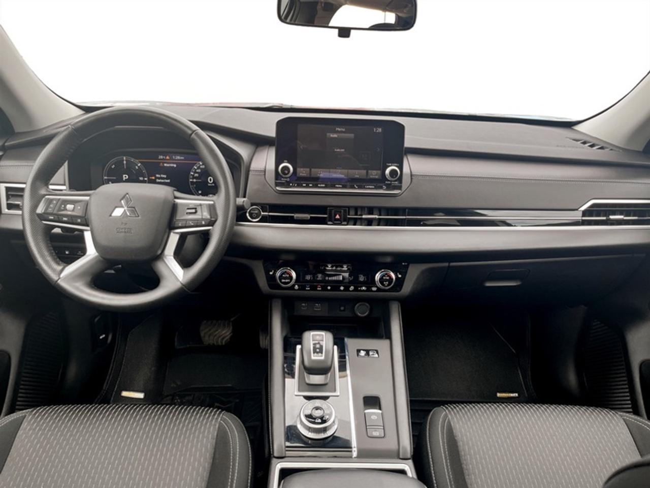 2025 Mitsubishi Outlander Plug-In Hybrid SE  *CLEAN CARFAX* Photo