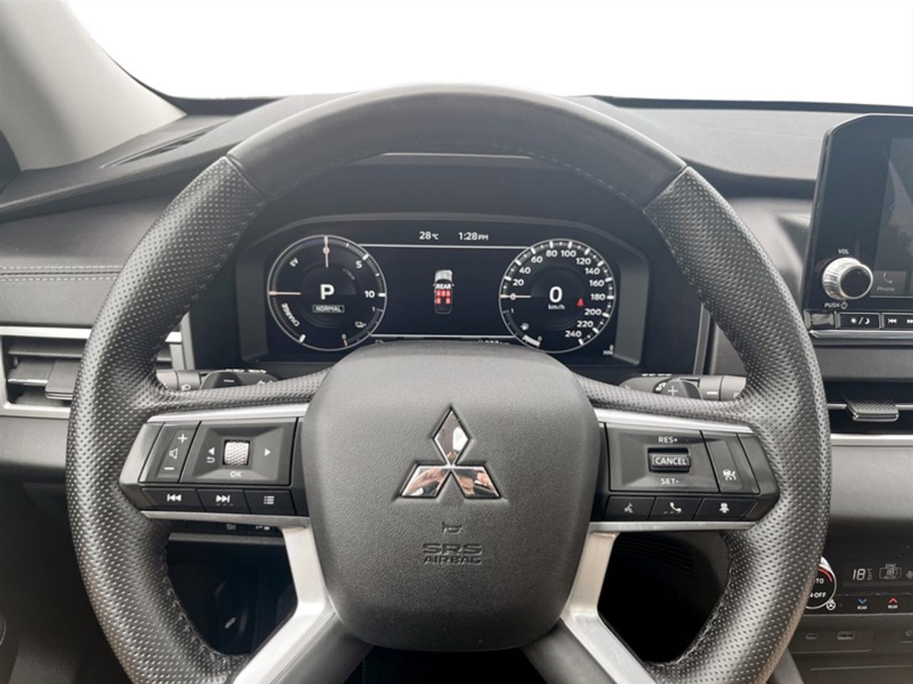 2025 Mitsubishi Outlander Plug-In Hybrid SE  *CLEAN CARFAX* Photo