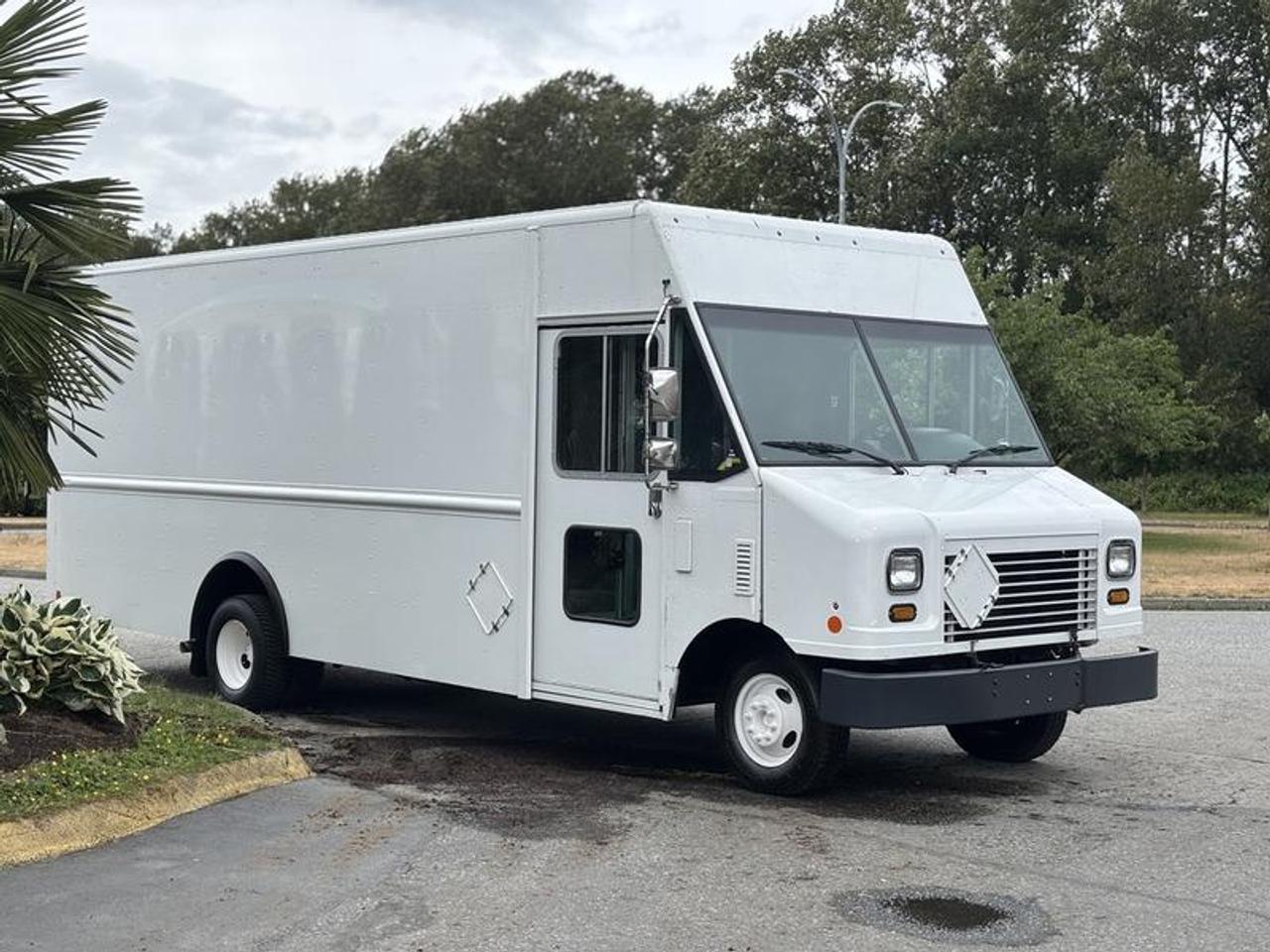 This 2018 Ford Econoline E-450 step van is powered by a 6.2L V8 paired with an automatic transmission and rear-wheel drive. Configured with an 18-foot cargo body, this commercial vehicle offers a practical platform for delivery, service, utility, or fleet operations.

Equipped with interior shelving, a jump seat, backup camera, automatic door locks, cargo lighting, fan, and heat, this step van is designed to support efficient daily operation and cargo organization. The dual-fuel configuration provides added operational flexibility, while the step van body offers convenient access for frequent loading and unloading.

Finished in white with a gray cloth interior, this E-450 provides a functional and work-ready commercial setup suitable for a variety of business applications. This item is currently OFFSITE. You must register an appointment with our office to schedule an offsite viewing. Appointments must be made a minimum of one business day in advance (and as defined by the days that Repo.com is open for business) before your appointment can be scheduled and confirmed. We may, at our own discretion, instead opt to transport smaller items to Repo.coms main yard for viewing purposes.  $39,910.00 plus $375 processing fee, $40,285.00 total payment obligation before taxes.   Listing report, warranty, contract commitment cancellation fee, financing available on approved credit (some limitations and exceptions may apply). All above specifications and information is considered to be accurate but is not guaranteed and no opinion or advice is given as to whether this item should be purchased. We do not allow test drives due to theft, fraud, acts of vandalism and undetectable impaired driving. Instead we provide the following benefits: Complimentary Warranty (with options to extend), Limited Money Back Satisfaction Guarantee on Fully Completed Contracts, Contract Commitment Cancellation, and an Open-Ended Sell-Back Option. Ask seller for details or call 604-522-REPO(7376) to confirm listing availability.