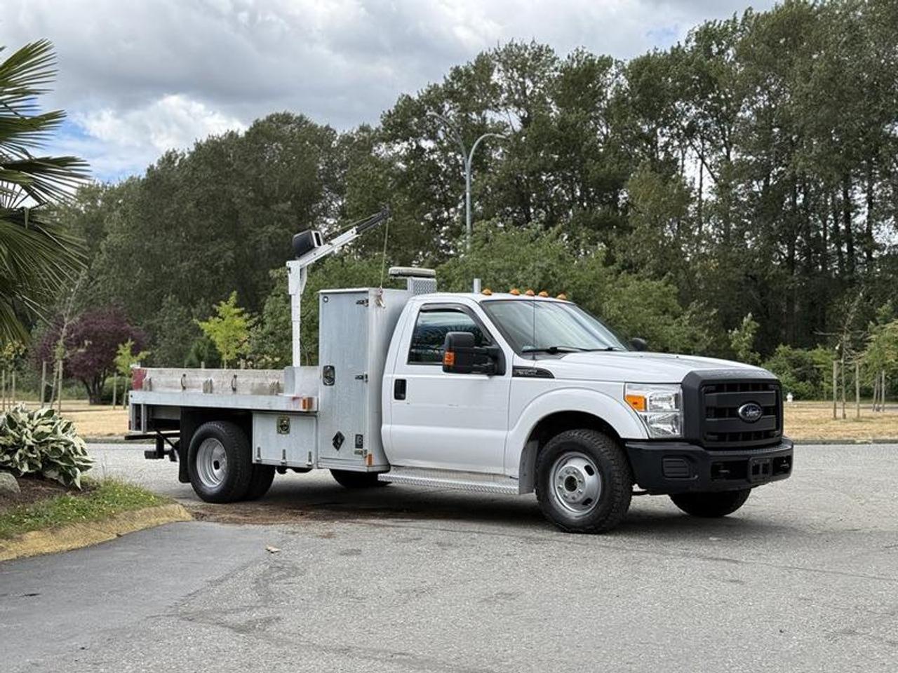 Used 2015 Ford F-350 SD XL DRW 2WD 8-Foot Flatdeck Truck with Crane for sale in Burnaby, BC