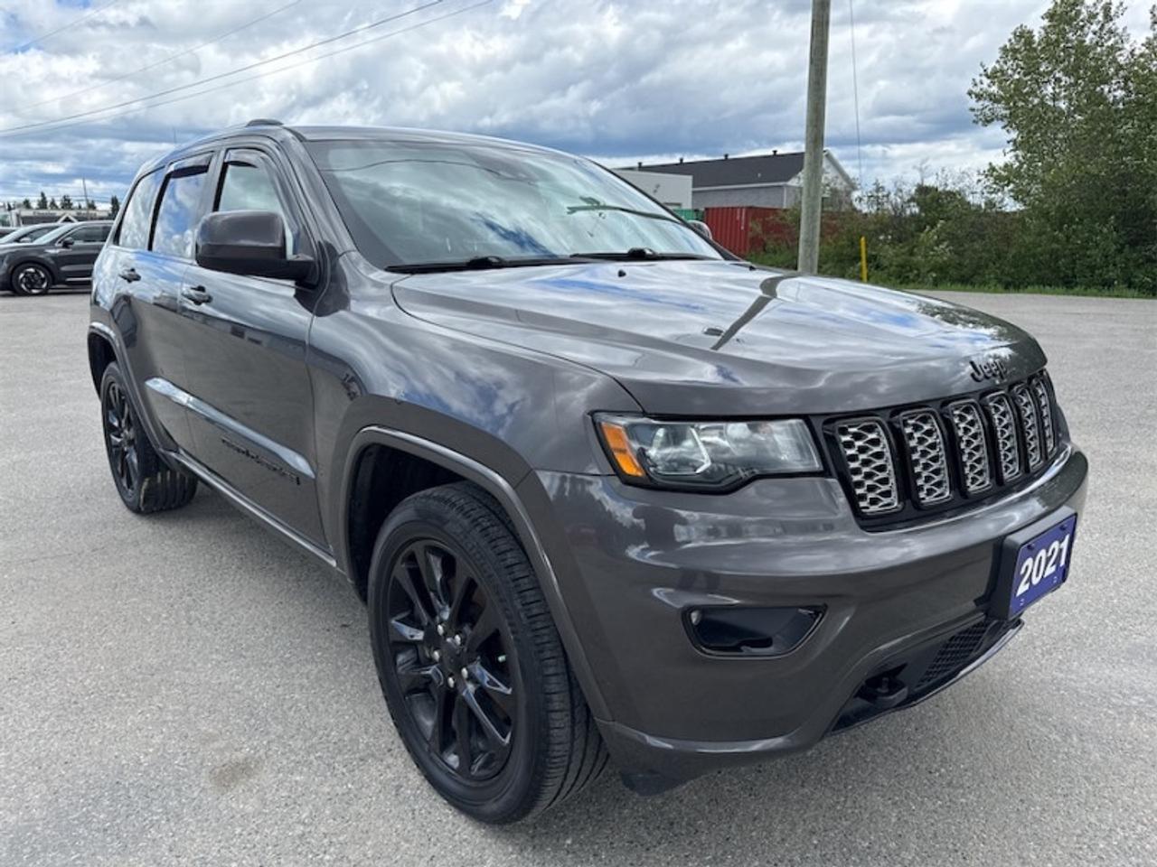 2021 Jeep Grand Cherokee Altitude  Navigation GPS - $236 B/W Photo