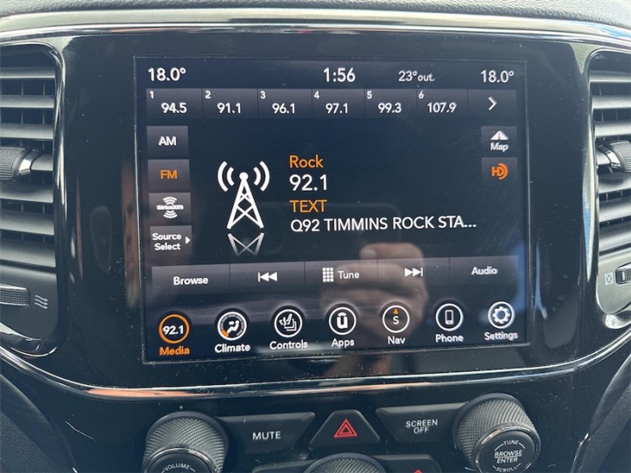 2021 Jeep Grand Cherokee Altitude  Navigation GPS - $236 B/W Photo