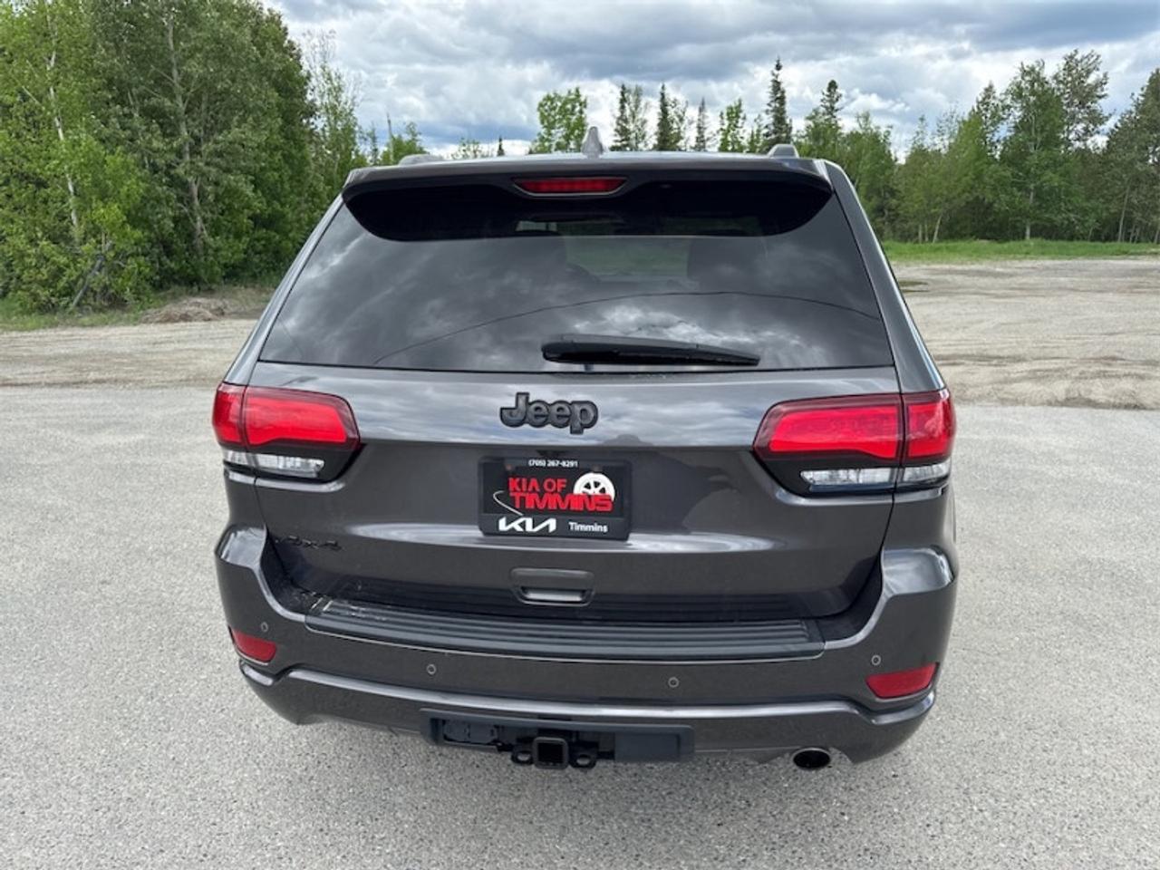 2021 Jeep Grand Cherokee Altitude  Navigation GPS - $236 B/W Photo