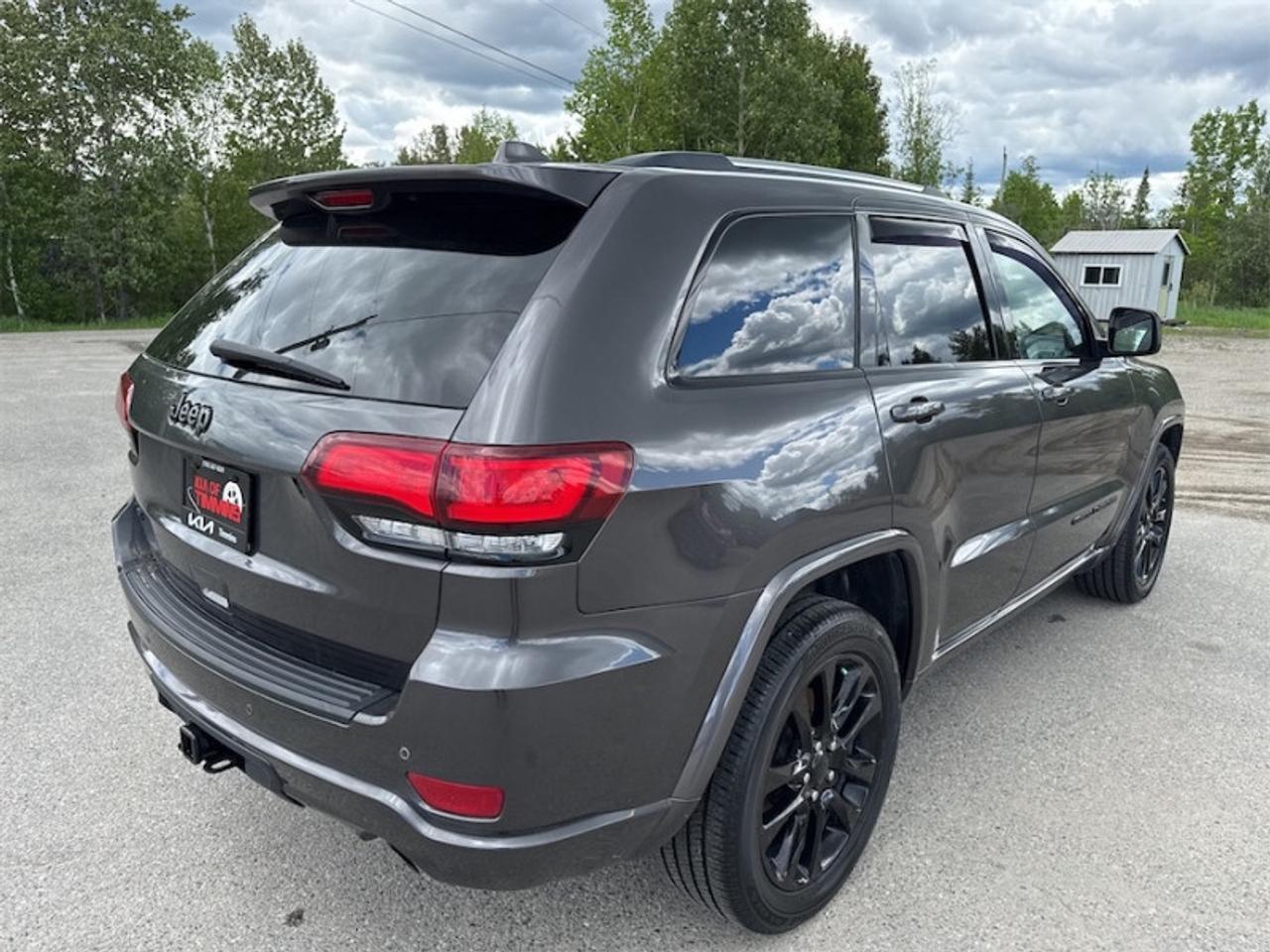 2021 Jeep Grand Cherokee Altitude  Navigation GPS - $236 B/W Photo