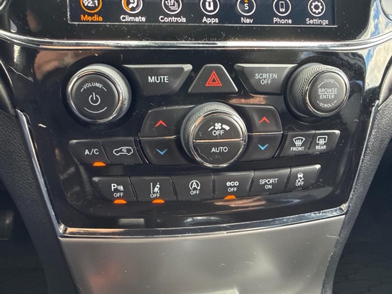 2021 Jeep Grand Cherokee Altitude  Navigation GPS - $236 B/W Photo
