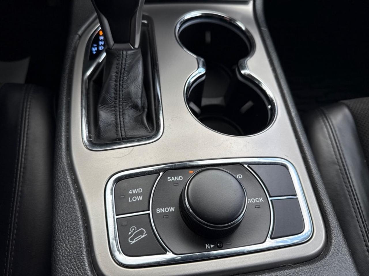 2021 Jeep Grand Cherokee Altitude  Navigation GPS - $236 B/W Photo
