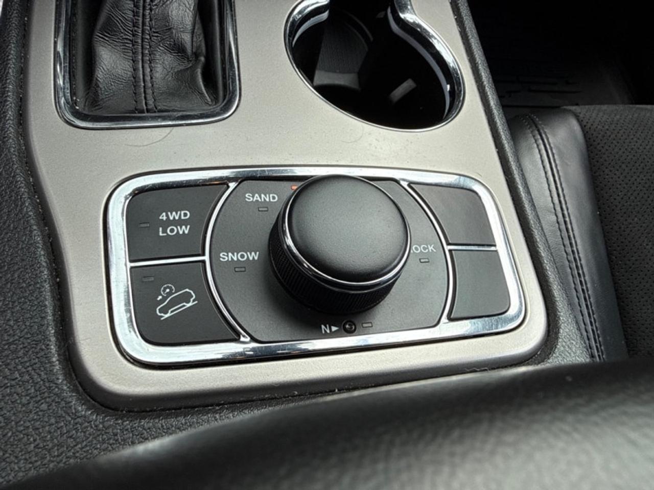 2021 Jeep Grand Cherokee Altitude  Navigation GPS - $236 B/W Photo