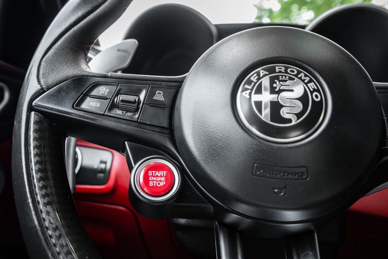 2017 Alfa Romeo Giulia Quadrifoglio Photo