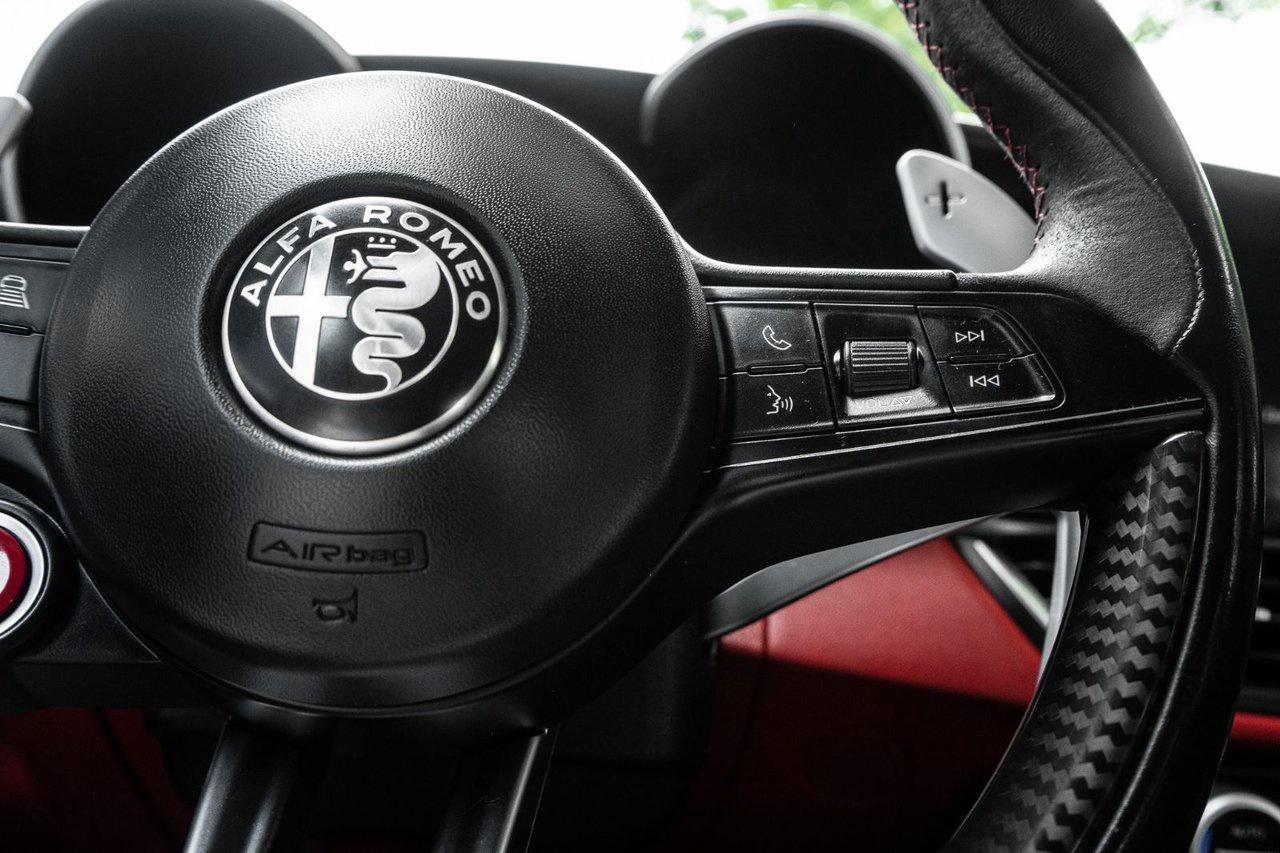 2017 Alfa Romeo Giulia Quadrifoglio Photo