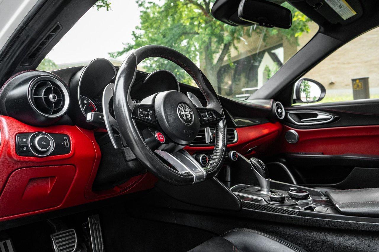 2017 Alfa Romeo Giulia Quadrifoglio Photo