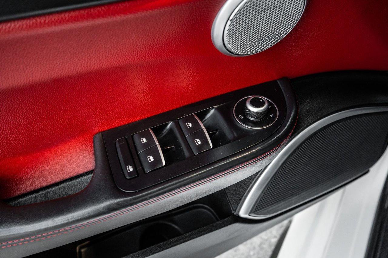 2017 Alfa Romeo Giulia Quadrifoglio Photo