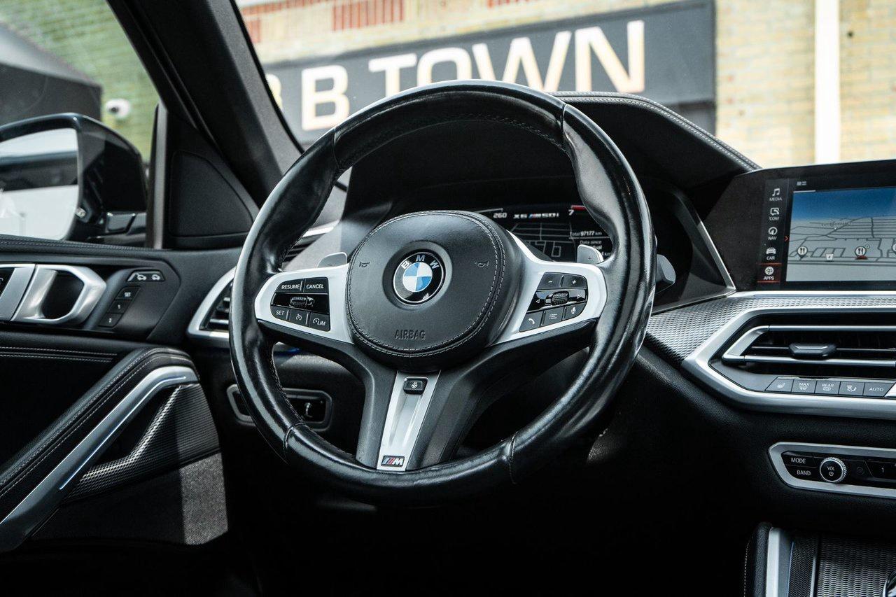 2022 BMW X6 M50i Photo