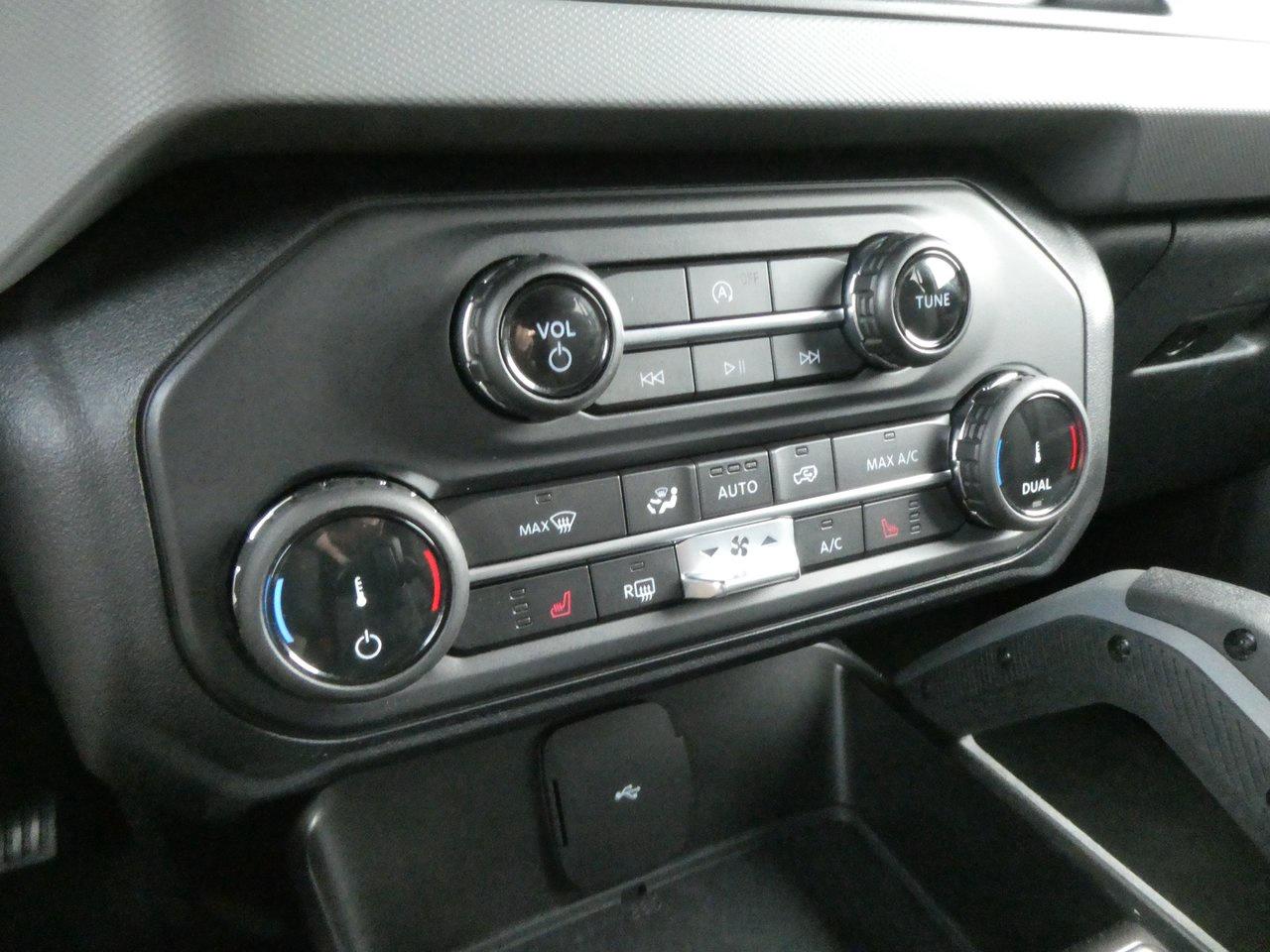 2022 Ford Bronco Big Bend | Heated Seats | Backup Cam | Photo