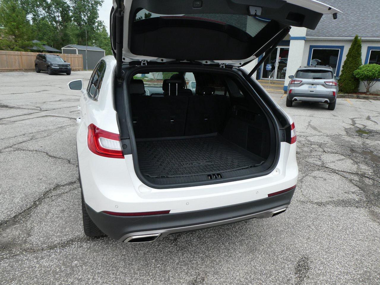 2018 Lincoln MKX Reserve | Heated Seats | Backup Cam | Nav | Photo