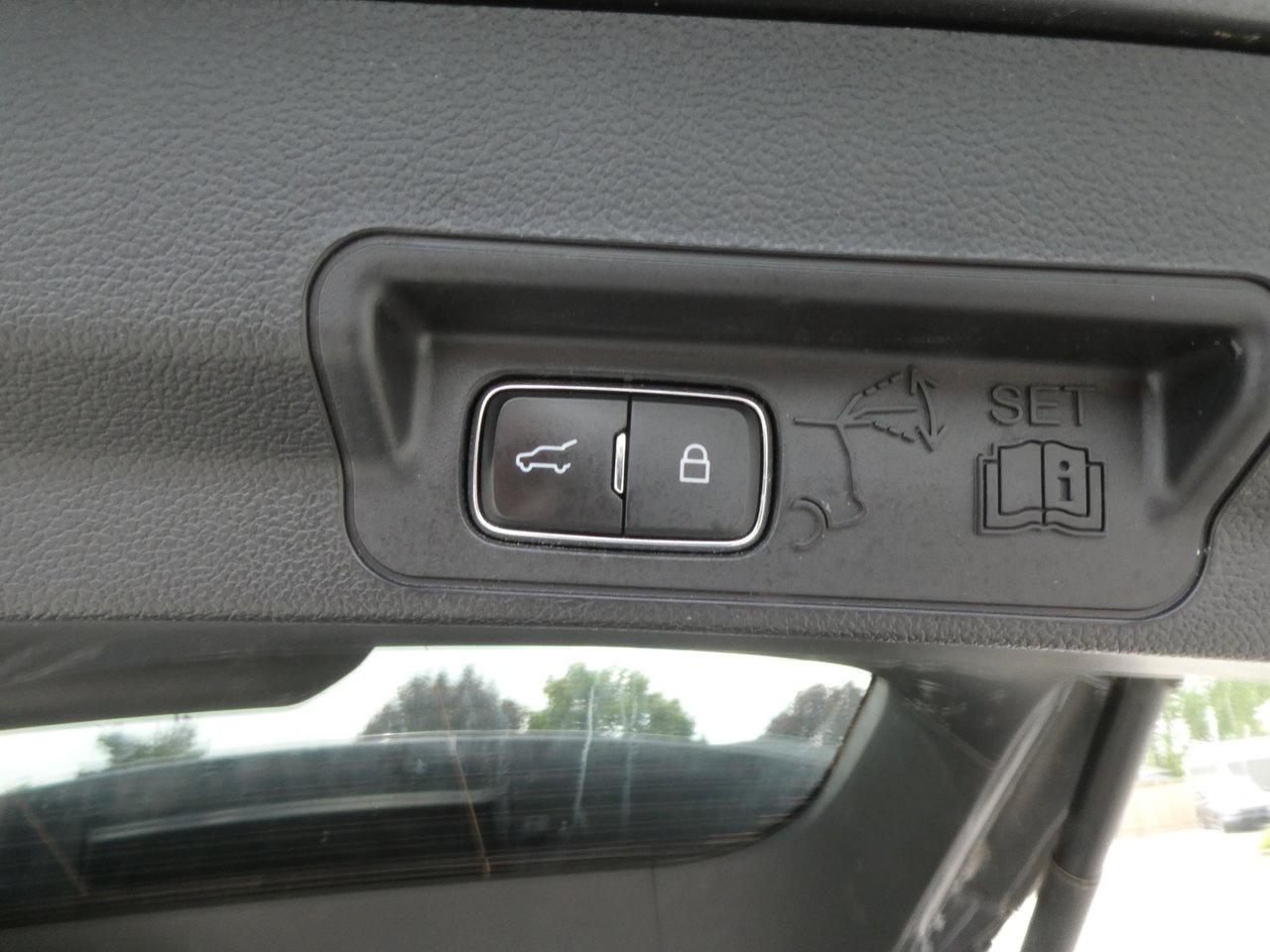 2022 Ford Explorer Limited | Heated Seats | Backup Cam | Nav | Photo